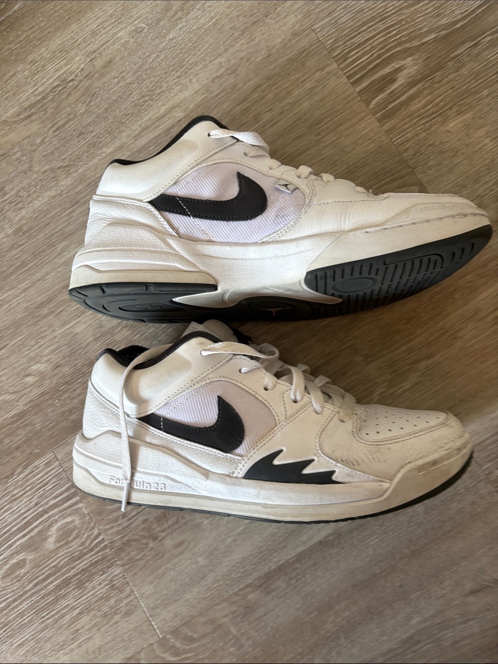 Nike jordan stadium 90 White and Black Sneakers